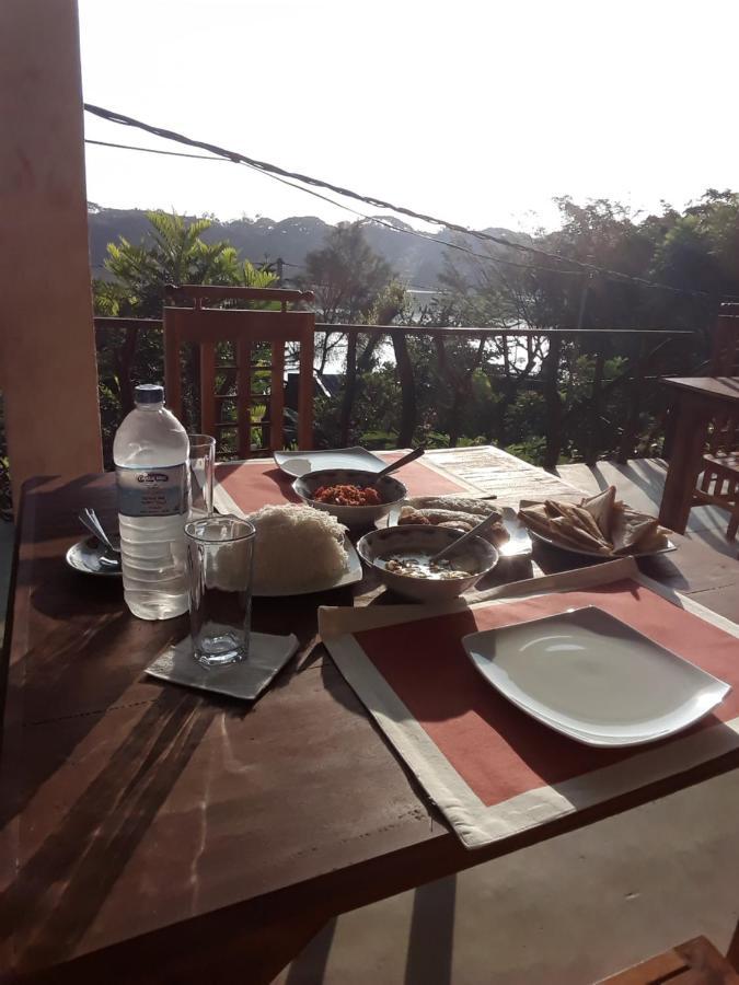 Lake View 담불라 외부 사진